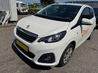 damaged passenger cars Peugeot 108 1.0 e-VTi Active 2020/8