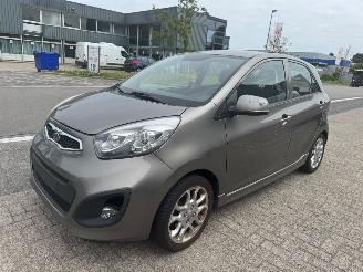 damaged passenger cars Kia Picanto 1.0 CVVT Comfort Pack 2011/9