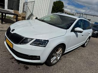 Schadeauto Skoda Octavia Combi 1.5 AUTOMAAT TSI Greentech Business Edition Plus 2020/1
