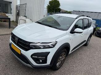 damaged passenger cars Dacia Jogger 1.0 TCe 100 ECO-G Extreme 7p. Benzine/LPG 2023/1