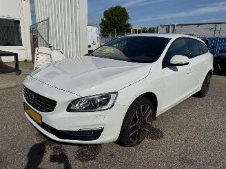 škoda osobní automobily Volvo V-60 2.0 D4 Polar+ Dynamic 2017/9