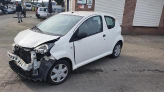 Coche siniestrado Toyota Aygo Aygo (B10), Hatchback, 2005 / 2014 1.0 12V VVT-i 2011/7