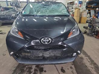 Salvage car Toyota Aygo Aygo (B40), Hatchback, 2014 1.0 12V VVT-i 2016/11
