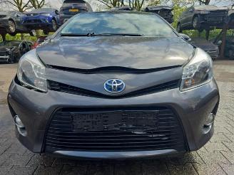 Vrakbiler auto Toyota Yaris Yaris III (P13), Hatchback, 2010 / 2020 1.5 16V Hybrid 2012/7
