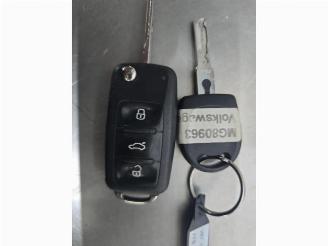  Volkswagen Up! Up! (121), Hatchback, 2011 1.0 12V 60 2015/4