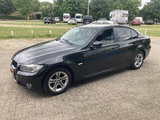 uszkodzony samochody osobowe BMW 3-serie 316 I airco 2010/6