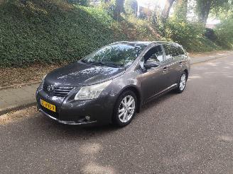 Coche accidentado Toyota Avensis AVENSIS AUTOMAAT DEFECT !!! 1.8 BENZINE 2011/6