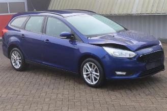 Salvage car Ford Focus Focus 3 Wagon, Combi, 2010 / 2020 1.0 Ti-VCT EcoBoost 12V 125 2017/4
