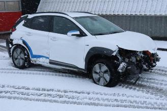 Salvage car Hyundai Kona Kona (OS), SUV, 2017 / 2023 64 kWh 2020/12