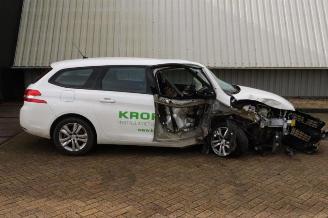 Auto da rottamare Peugeot 308 308 SW (L4/L9/LC/LJ/LR), Combi 5-drs, 2014 / 2021 1.5 BlueHDi 130 2021/9