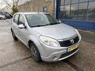 skadebil auto Dacia Sandero 1.6 LAUREATE 2008/10