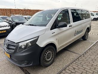 Schadeauto Mercedes Vito e-VITO TOURER PRO L3 2019/7