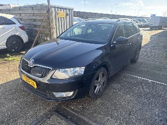 Vaurioauto  passenger cars Skoda Octavia 1.6 TDI Greenline Businessline 2014/12