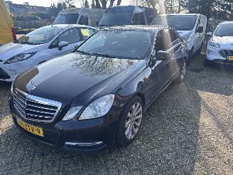 uszkodzony samochody osobowe Mercedes E-klasse 220 CDI Premium Edition 2013/2