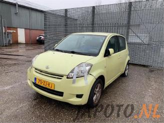 Coche siniestrado Daihatsu Sirion Sirion 2 (M3), Hatchback, 2005 1.3 16V DVVT 2008/2