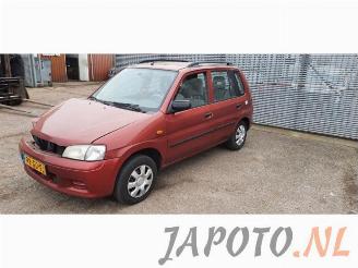 Coche siniestrado Mazda Demio Demio (DW), MPV, 1996 / 2003 1.3 16V 2000/9