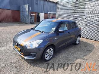 Salvage car Suzuki Swift Swift (ZC/ZD), Hatchback 5-drs, 2017 1.2 Dual Jet 16V 2018/2