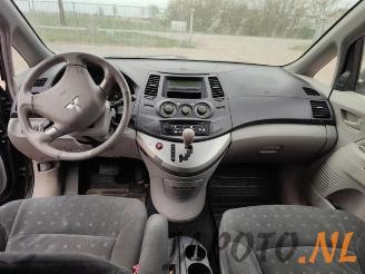 Mitsubishi Grandis Grandis (NA), MPV, 2004 / 2010 2.4 16V MIVEC picture 10