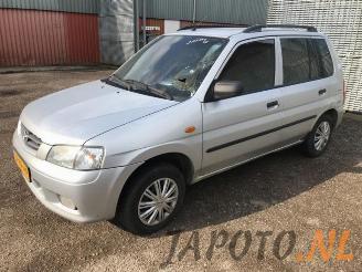 Coche siniestrado Mazda Demio Demio (DW), MPV, 1996 / 2003 1.5 16V 2001/10