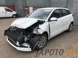 Coche siniestrado Hyundai I-20 i20 (GBB), Hatchback, 2014 / 2020 1.2i 16V 2016/10