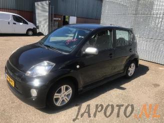 Coche siniestrado Daihatsu Sirion Sirion 2 (M3), Hatchback, 2005 1.3 16V DVVT 2008/5