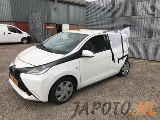 Salvage car Toyota Aygo Aygo (B40), Hatchback, 2014 1.0 12V VVT-i 2017/5
