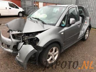 Coche siniestrado Suzuki SX4 SX4 (EY/GY), SUV, 2006 1.6 16V VVT Comfort,Exclusive Autom. 2008/4