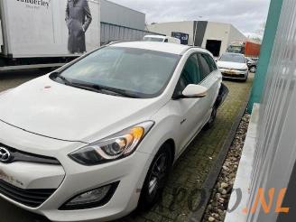 Auto da rottamare Hyundai I-30 i30 Wagon (GDHF5), Combi, 2012 1.6 GDI Blue 16V 2015/5