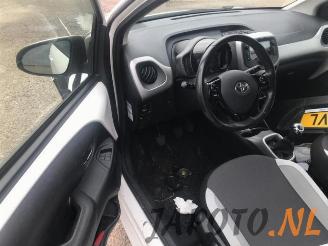 Toyota Aygo Aygo (B40), Hatchback, 2014 1.0 12V VVT-i picture 8