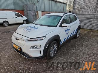 Coche siniestrado Hyundai Kona Kona (OS), SUV, 2017 / 2023 64 kWh 2020/12