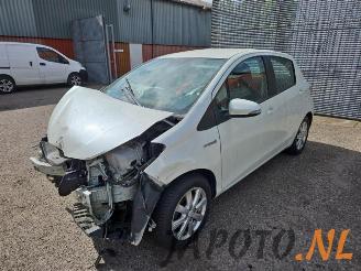 Auto da rottamare Toyota Yaris Yaris III (P13), Hatchback, 2010 / 2020 1.5 16V Hybrid 2013/11