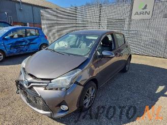 Uttjänta bilar auto Toyota Yaris Yaris III (P13), Hatchback, 2010 / 2020 1.5 16V Hybrid 2015/11