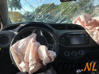 Toyota Yaris Yaris III (P13), Hatchback, 2010 / 2020 1.33 16V Dual VVT-I picture 11