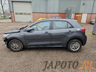 Kia Rio Rio IV (YB), Hatchback, 2017 1.0i T-GDi 100 12V picture 2