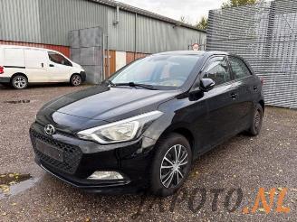 Coche siniestrado Hyundai I-20 i20 (GBB), Hatchback, 2014 / 2020 1.2i 16V 2016/2