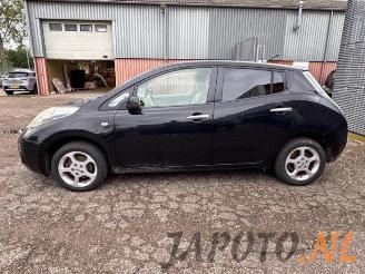 Nissan Leaf Leaf (ZE0), Hatchback, 2010 / 2017 Leaf picture 2
