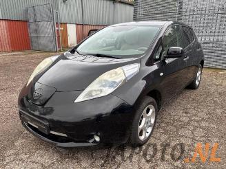 Salvage car Nissan Leaf Leaf (ZE0), Hatchback, 2010 / 2017 Leaf 2011/9