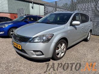 demontáž osobní automobily Kia Cee d Cee'd Sporty Wagon (EDF), Combi, 2007 / 2012 1.4 16V 2010/5