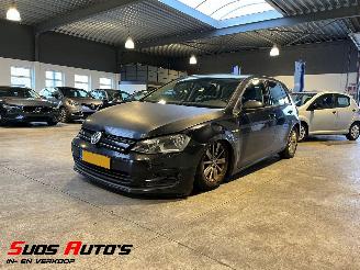 Schadeauto Volkswagen Golf 1.6 TDI Trendline Plus BlueMotion 2014/12