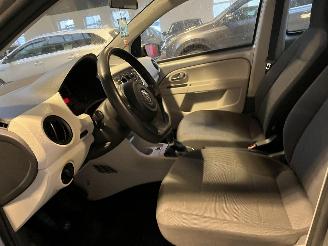 Volkswagen Up! 1.0 move up! picture 15