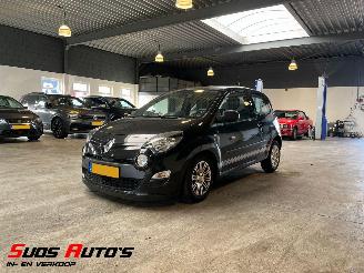 skadebil auto Renault Twingo 1.2-16V Dynamique 2010/3