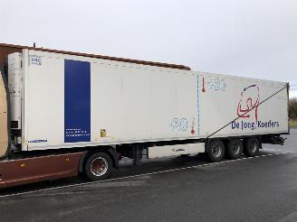 krockskadad bil oplegger Krone  Kuhlauflieger 2019/10