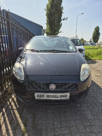 Coche siniestrado Fiat Grande Punto (199) Hatchback 1.2 (199.A.4000(Euro 4)) [48kW] 5-BAK 2007/1