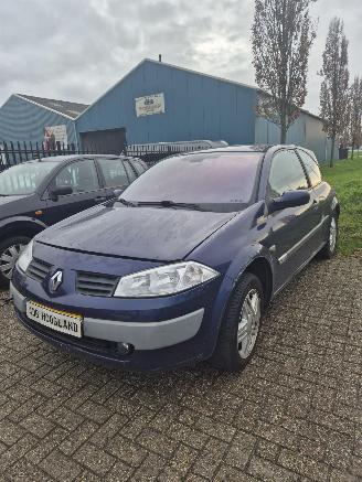 Renault Mégane II (BM/CM) Hatchback 2.0 16V (F4R-770) [99kW] 5-BAK picture 2