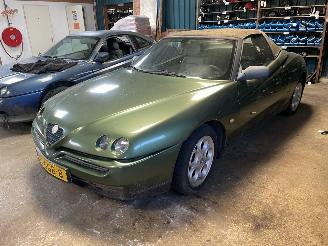krockskadad bil auto Alfa Romeo Spider Spider (916) Cabrio 2.0 16V Twin Spark (AR16.201) 1995/12
