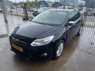 damaged passenger cars Ford Focus Focus 3 Hatchback 1.0 Ti-VCT EcoBoost 12V 100 (M2DA(Euro 5) 2012/5