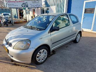  Toyota Yaris Yaris (P1) Hatchback 1.3 16V VVT-i 2001/2