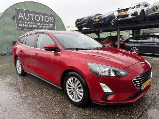 damaged passenger cars Ford Focus 1.0 Ecoboost 92KW Hybrid Titanium X Clima Navi Camera Led Business NAP 2021/3