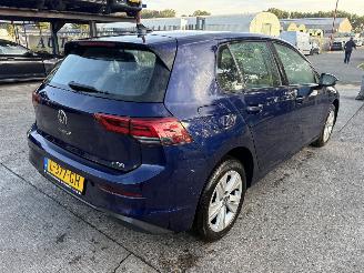 Schadeauto Volkswagen Golf 1.0 eTSI 81KW DSG Clima Navi Led Life Business 2021/1
