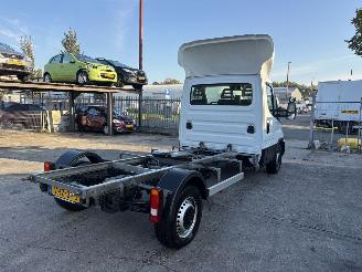 Avarii auto utilitare Iveco Daily 3.0 Autom. 132KW 35S18H 410 Chassiscabine Luchtremmen 2022/12